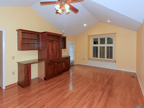5th image of 6708 Glenbrook Dr