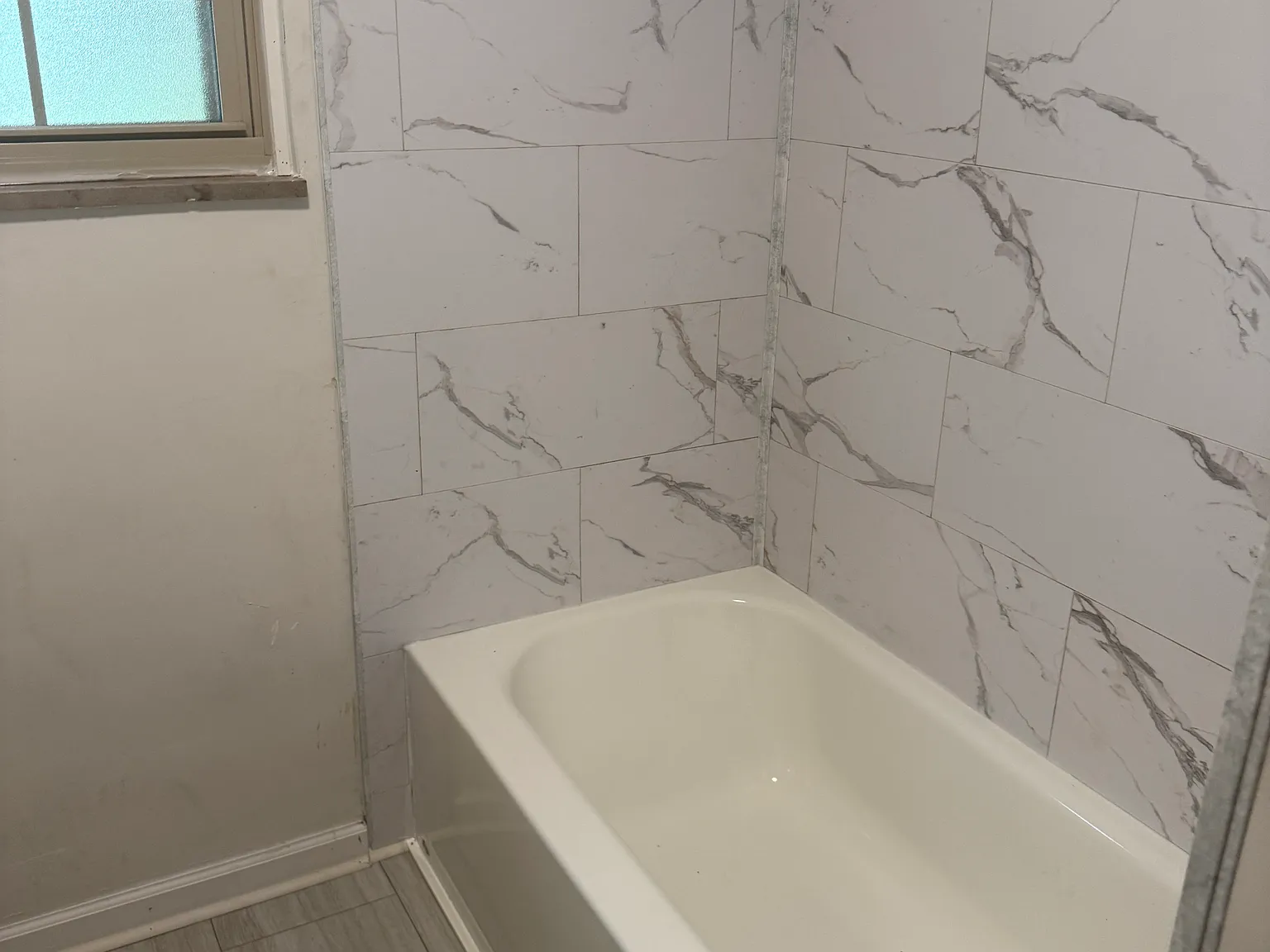 3 bed, 2300 sqft, $2,500 — Photo 4