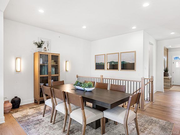 2nd image of 2079 Summit Loop #103