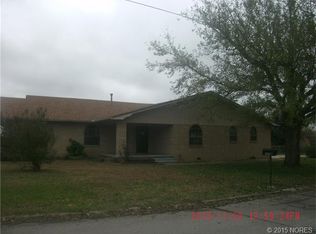 1208 S Wortman Ave, Claremore, OK 74017