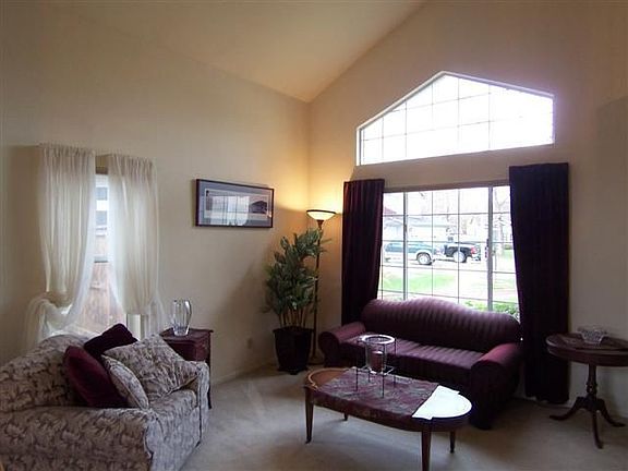 5th image of 205 Myrtle Ct