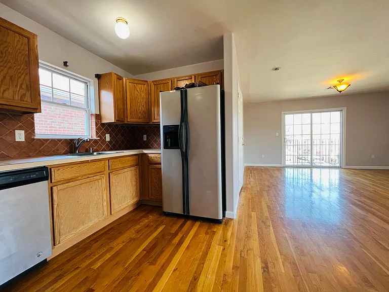 601 85th St #2 — Photo 3