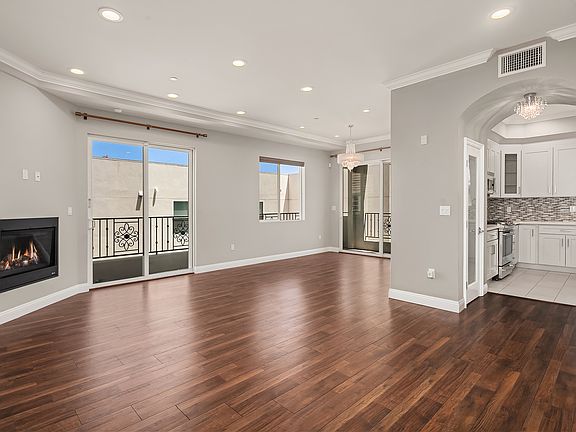 4th image of 11909 Laurelwood Dr #4