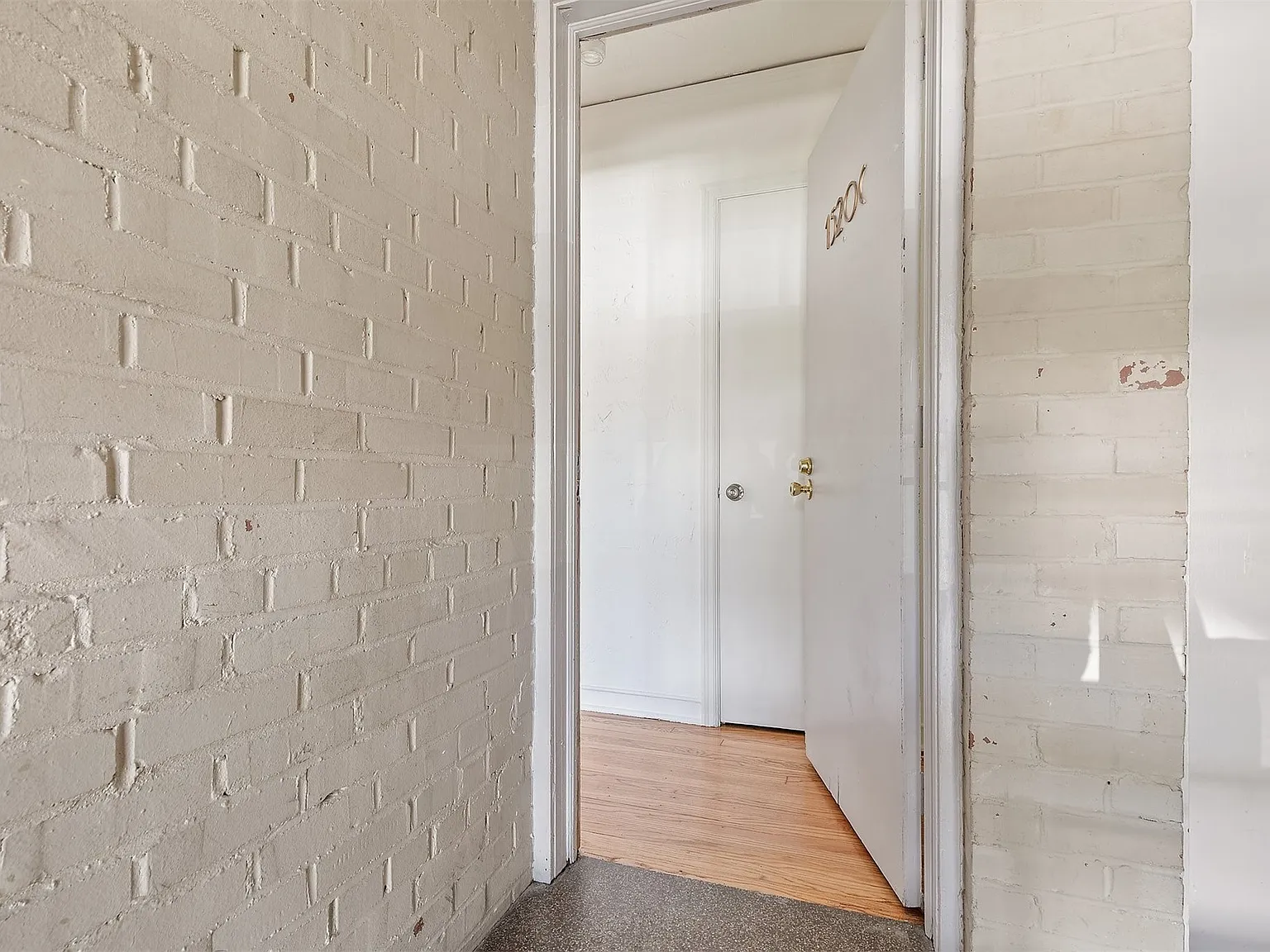 1 bed, 1.0 bath, 800 sqft, $1,050 — Photo 4