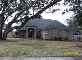 1109 Oak Park Dr, Angleton, TX 77515