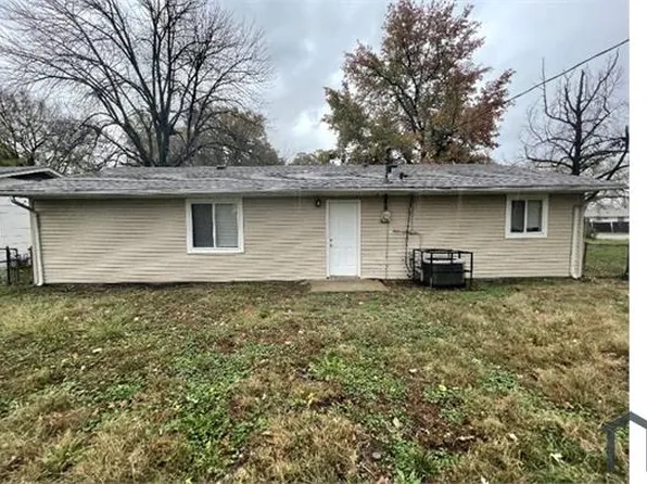 1162 Smith St, Cahokia, IL 62206