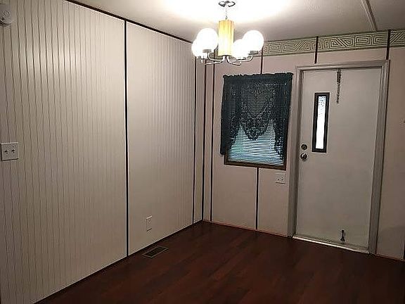 5th image of 1366 Laura St