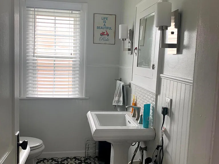 819 Carpenter St — Photo 18