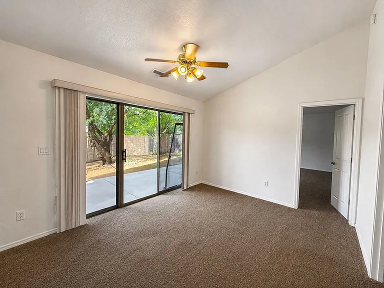 353 Prescott Dr — Photo 4