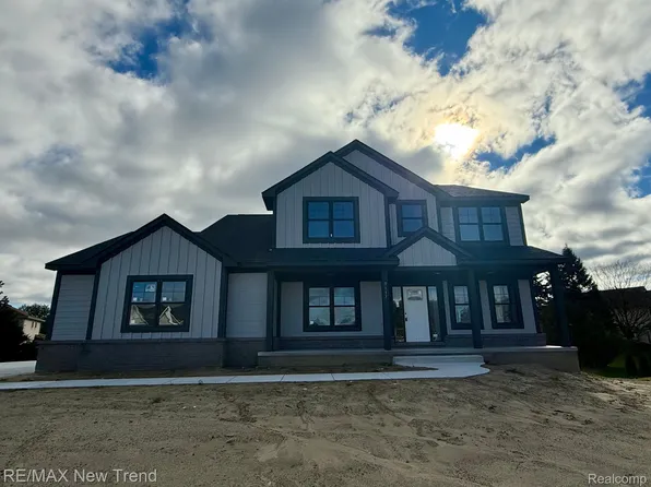 3117 Roma Ct, Wixom, MI 48393