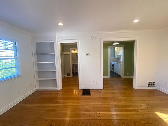 Living room/ bedroom