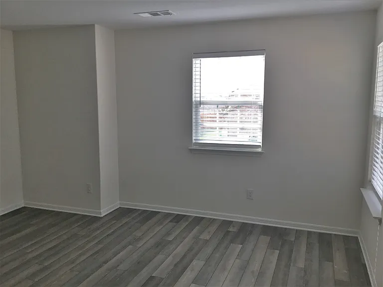 1330 Treeta Trl — Photo 14