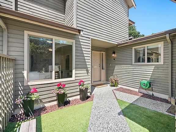 3rd image of 1774 Lilac Dr