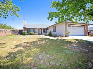 1630 W Candlewood Ave, Rialto, CA 92377