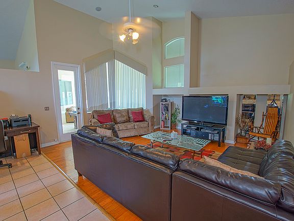 5th image of 1751 Rose Garden Ln