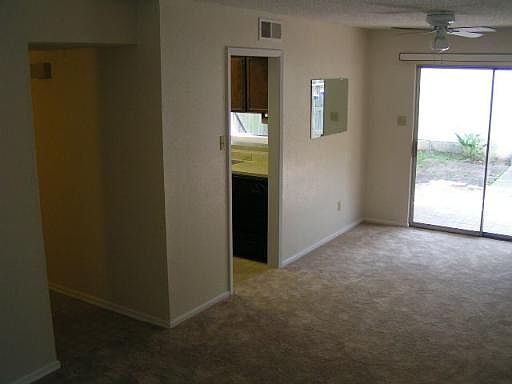 5th image of 4429 SHAKERTOWN AVE
