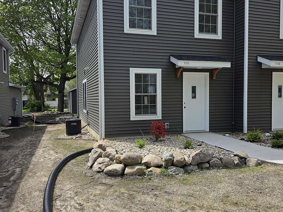 1st image of 1111 Edwardsburg Ave