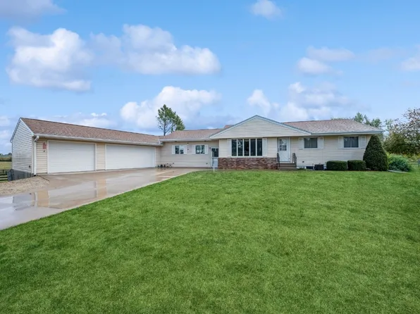 3707 Tarpy Dr, Cedar Rapids, IA 52404