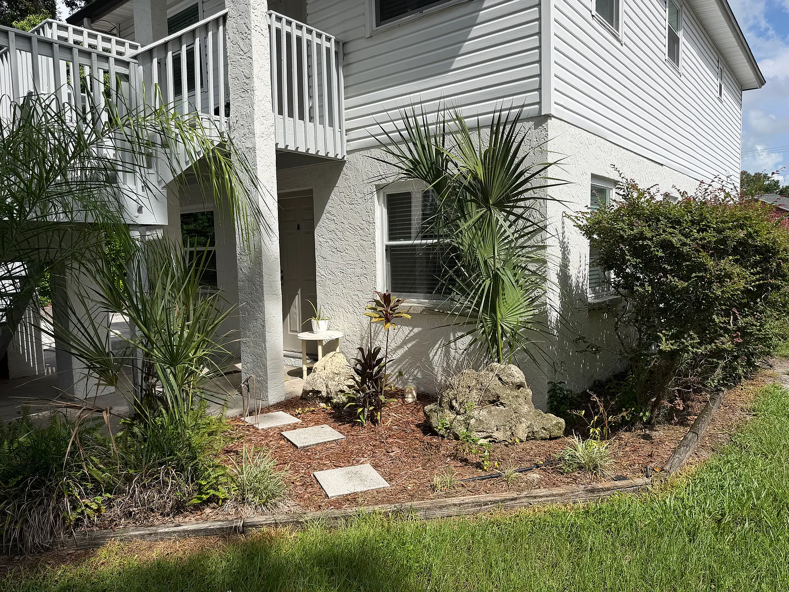 1014 W Baker St — Photo 2
