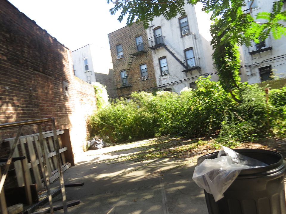 2nd image of 1239 Flatbush Ave