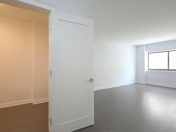 32 East 76th Street image 6 of 10