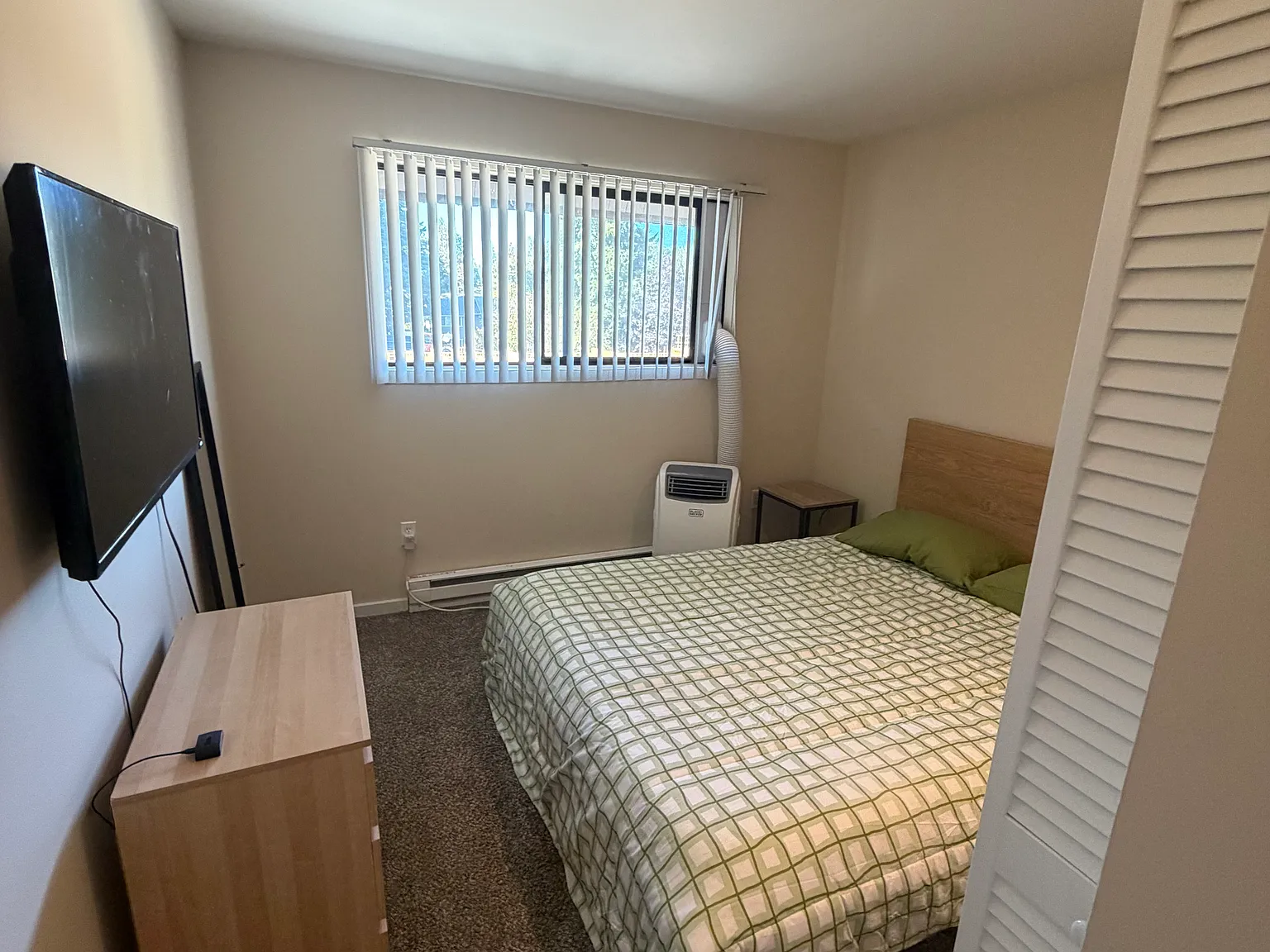 102nd Ave NE, Bellevue — Photo 1