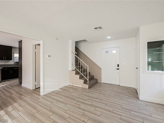 3rd image of 1704 Kismet Cir
