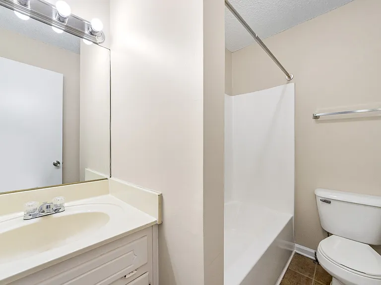 277 Northridge Dr #8 — Photo 7
