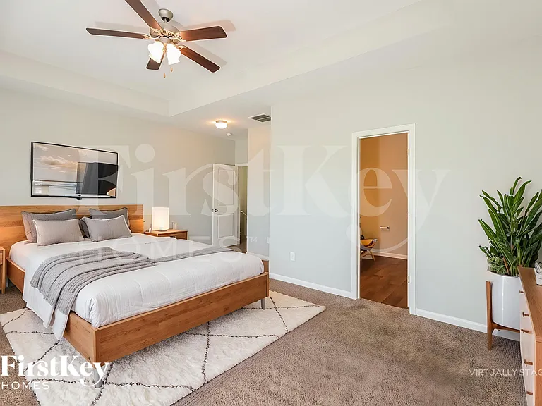 975 Treymont Way — Photo 10