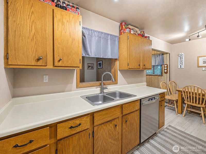 5th image of 3026 Oak Place