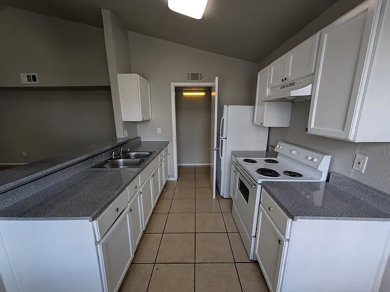 9575 Gonzales Dr — Photo 6