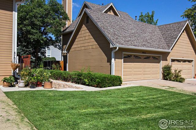 Welcome home to 9021 Balsam Ct
