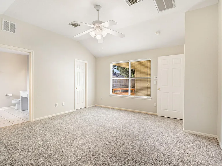 14615 Rochelle Ct — Photo 16