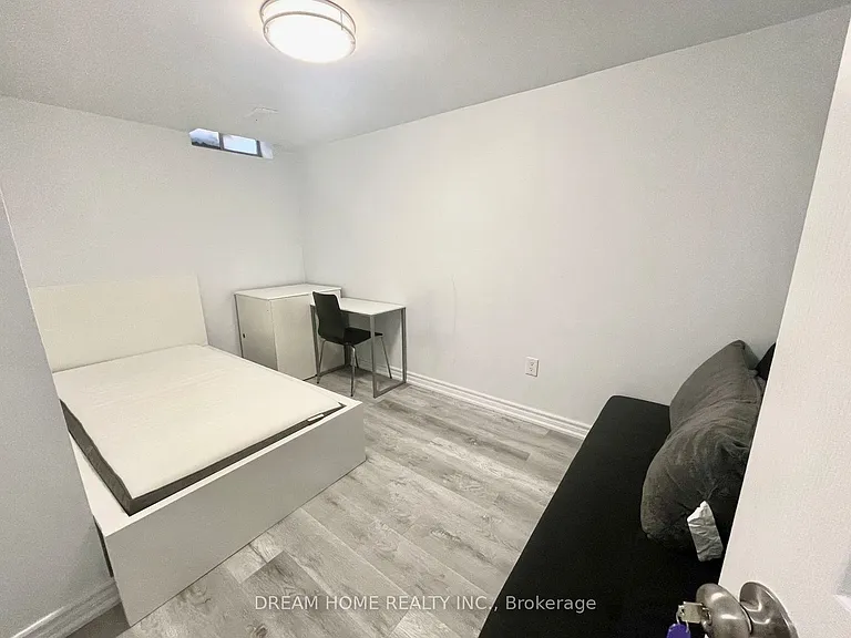 29 Glasgow St #BASEMENT — Photo 4
