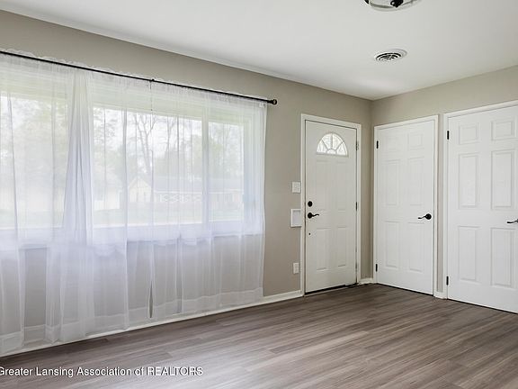 3rd image of 2822 Greenbelt Dr