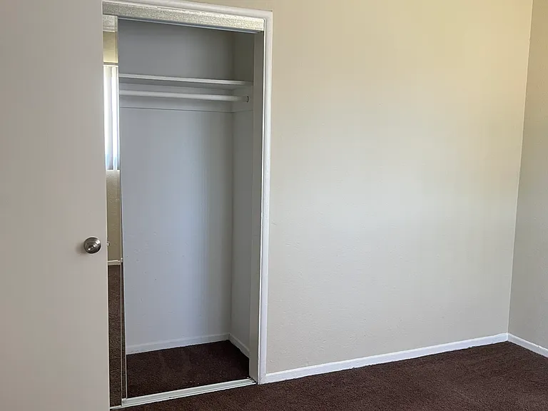 505 Palm Dr — Photo 14