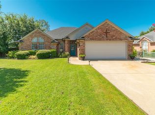 697 Colony Dr, Greenville, TX 75402