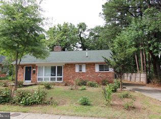 11000 Park Rd, Fairfax, VA 22030