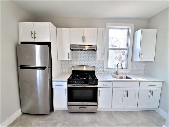 2nd image of 148 N 15th St #2M