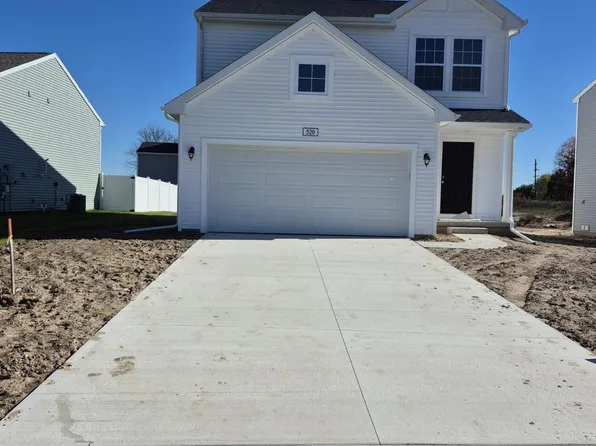 520 Needlewood Dr, Cedar Springs, MI 49319