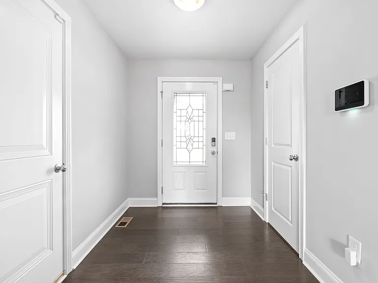 3482 Southwood Dr — Photo 3