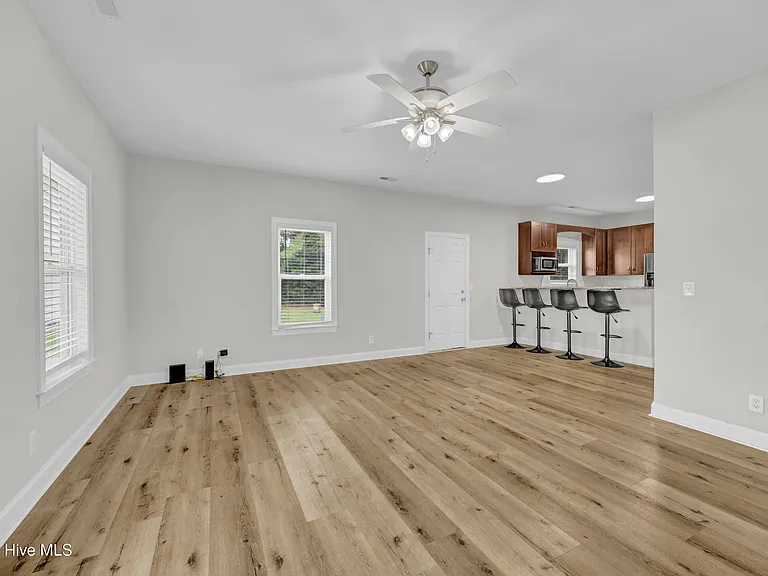 3234 Belmont Cir — Photo 4