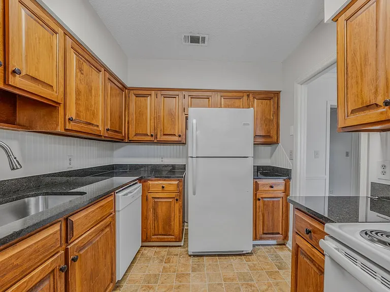 207 Harwell Ave — Photo 9