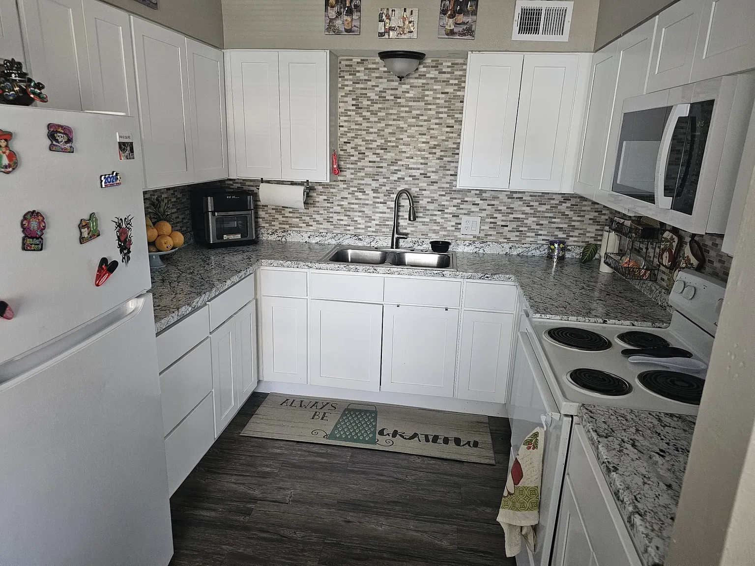 Lake Stella Apartments — Photo 2