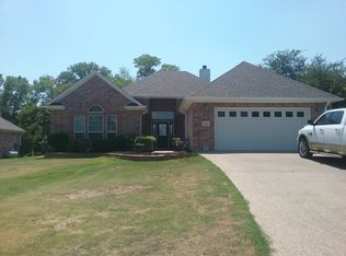 1242 Kiowa Dr W, Lake Kiowa, TX 76240