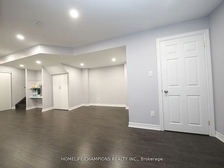 5 Bellotti Cres — Photo 1