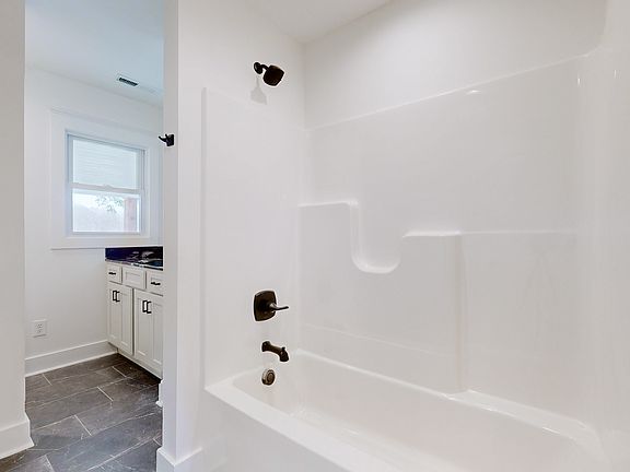 4th image of 6115 Zander Rd