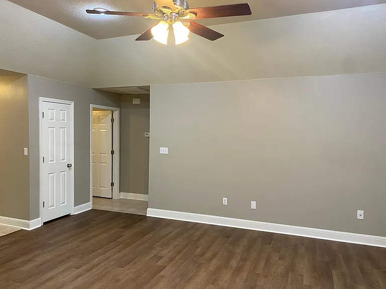 1316 Hemingway Cir — Photo 10