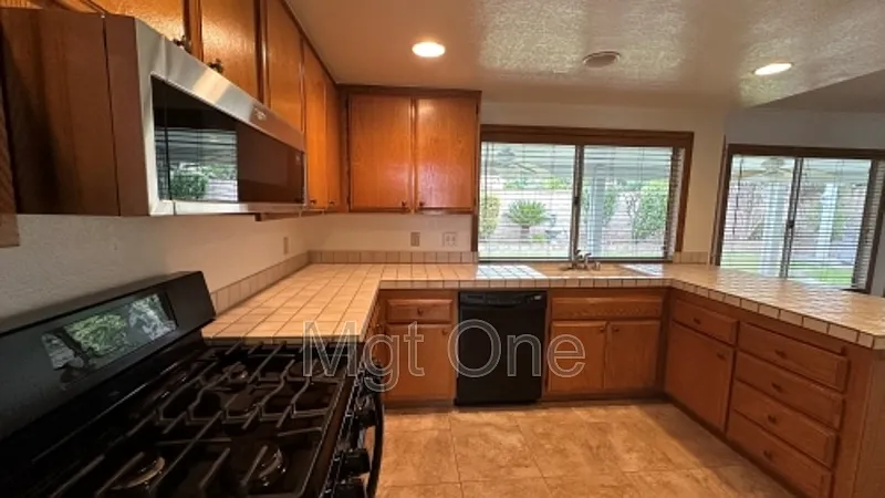Building Photo - 2341 Via Pacifica