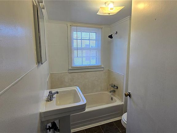 4th image of 311 Council Rd